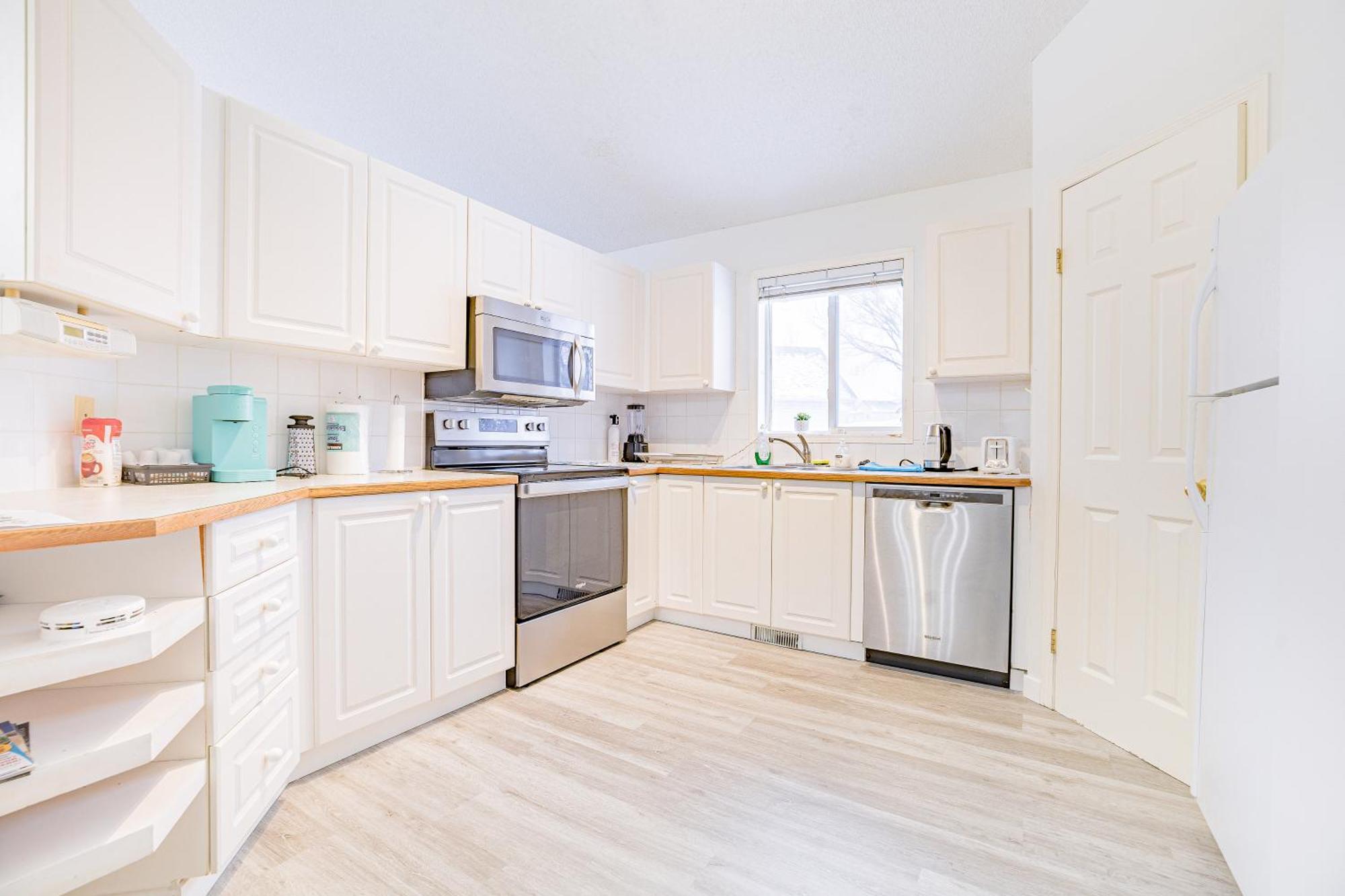 Main Floor Suite, 3 Bdr, 4Bd Spacious And Cozy YYC 외부 사진